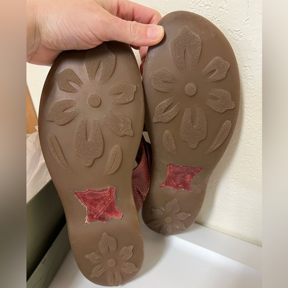 Born Red Leather Sandals Womens 9 - Picture 10 of 10